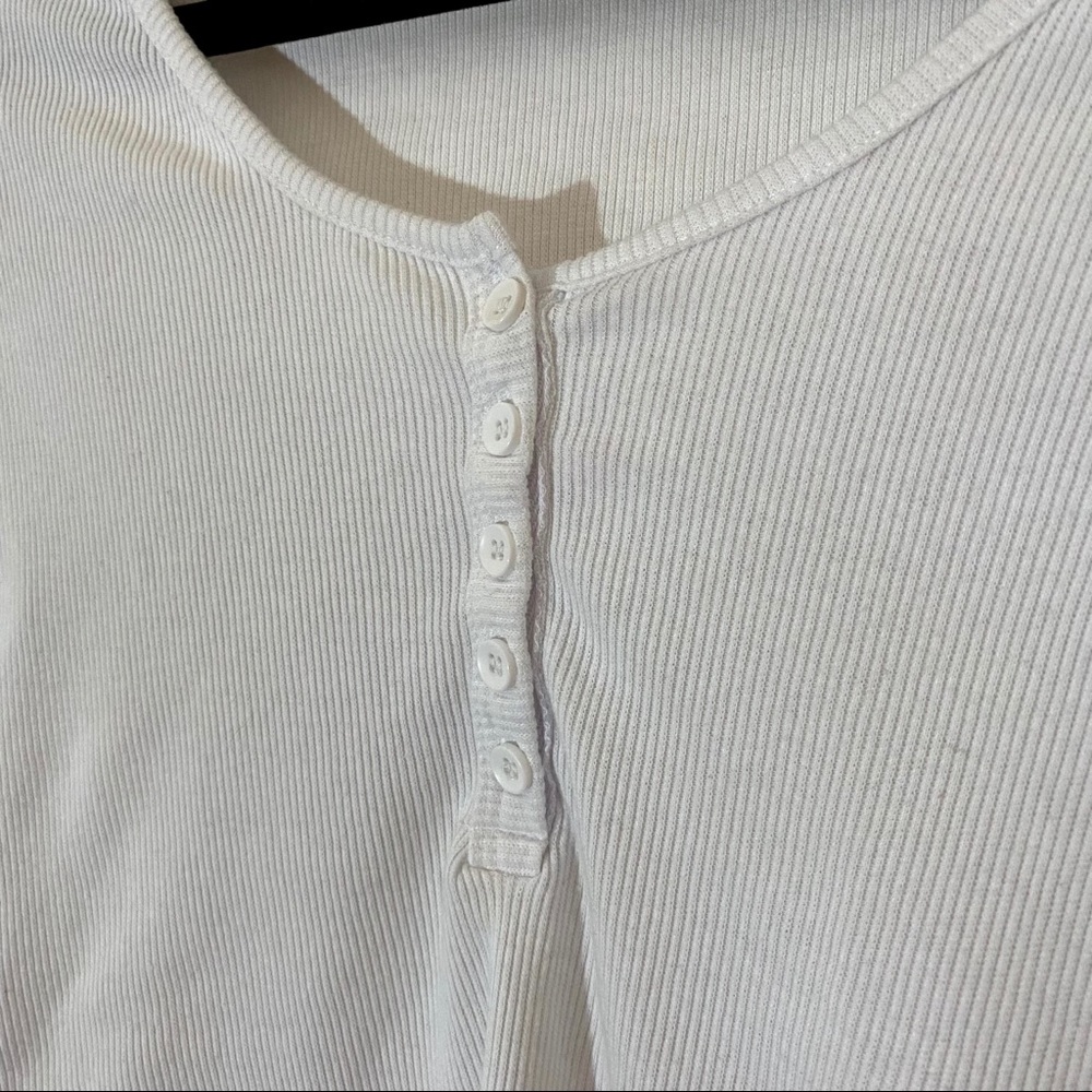 White Button Crop Top - Picture 5 of 5